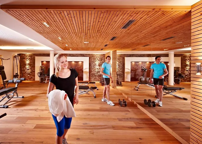 Hotel Berghof Crystal Spa & Sports