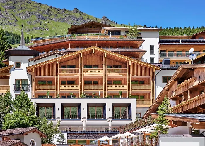 Hotel Berghof Crystal Spa & Sports