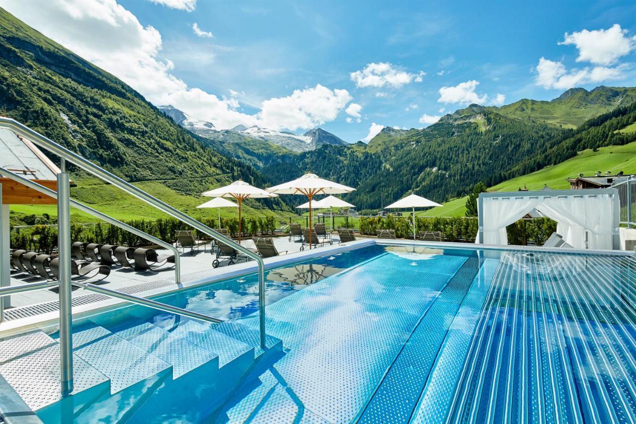 Hotel Berghof Crystal & Sports
