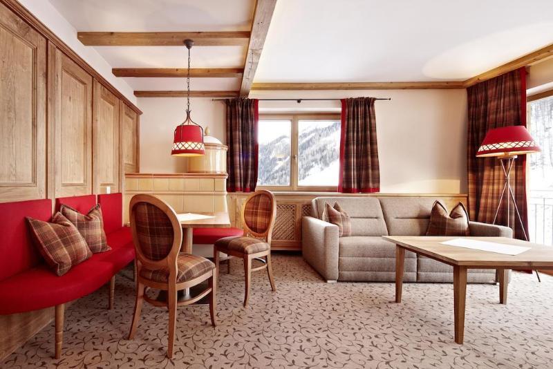 Berghof Crystal & Sports Tux