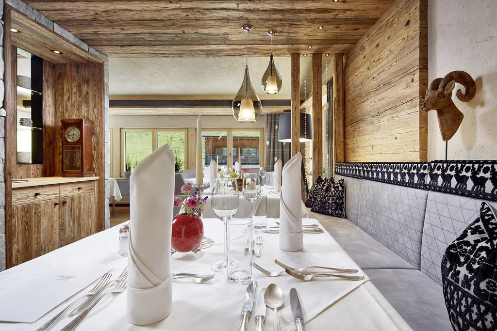 Berghof Crystal & Sports Tux