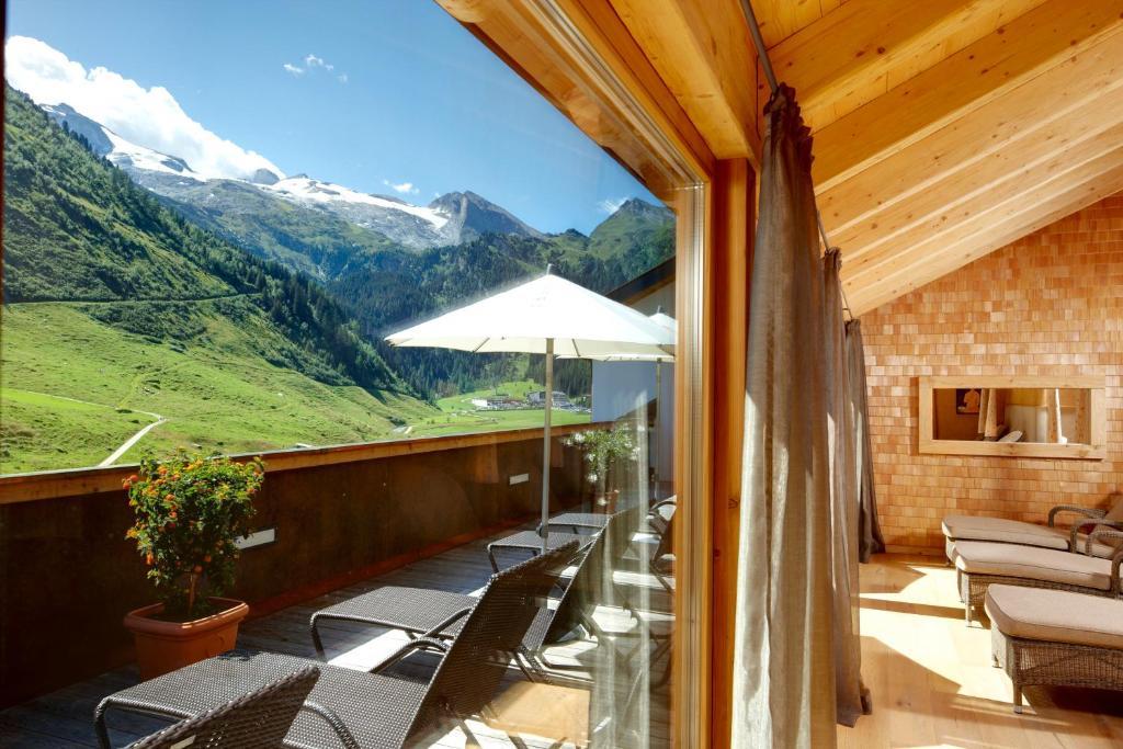 Berghof Crystal & Sports 4* Tux