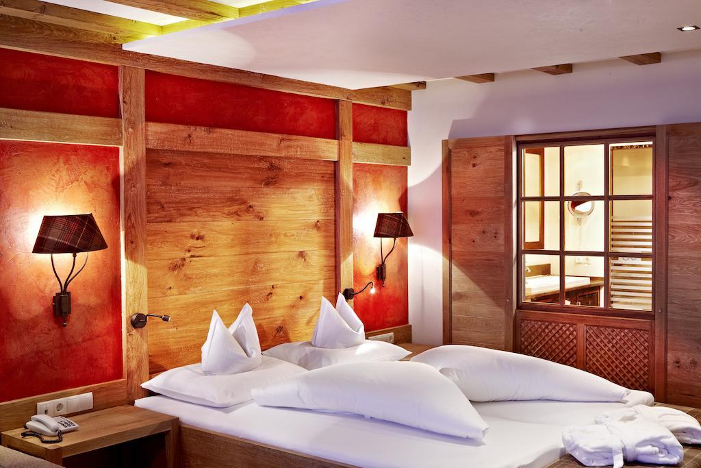 Hotel Berghof Crystal & Sports Tux