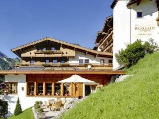 Hotel Berghof Crystal & Sports 4*